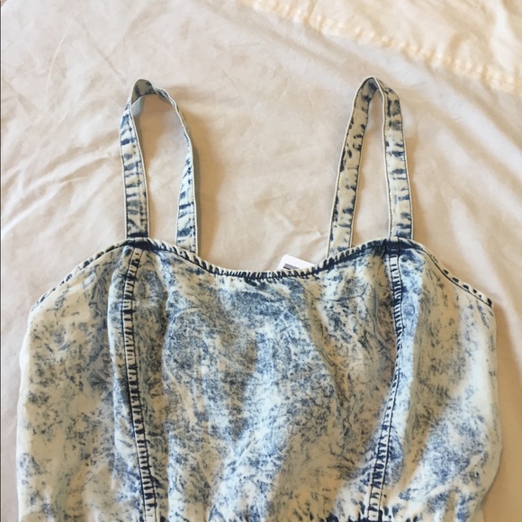 Acid wash crop top. - Picture 2 of 7